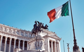 الصورة: رئيسة الوزراء الإيطالية تغامر بإجراء استفتاء على الإصلاح القضائي