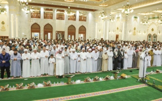 أصوات الشباب الإماراتي ترفع الأذان وتؤم المصلين في مساجد دبي