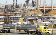 الصورة: &laquo;كيمياء التكرير&raquo; وراء تحرك &laquo;شيفرون&raquo; لزيادة إنتاج النفط الفنزويلي