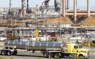 الصورة: &laquo;كيمياء التكرير&raquo; وراء تحرك &laquo;شيفرون&raquo; لزيادة إنتاج النفط الفنزويلي