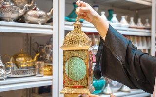 الصورة: القرية العالمية.. فوانيس وابتكارات مرصّعة بجماليات الشهر الفضيل