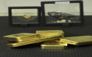 الصورة: الذهب يتراجع بفعل جني الأرباح وصعود الدولار