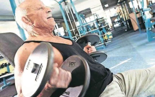 الصورة: ما هي سنوات العمر الأكثر إرهاقاً من غيرها؟.. العلم يجيب