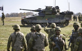 الصورة: خفض النفقات الدفاعية يضع التشيك في مسار تصادمي مع أميركا