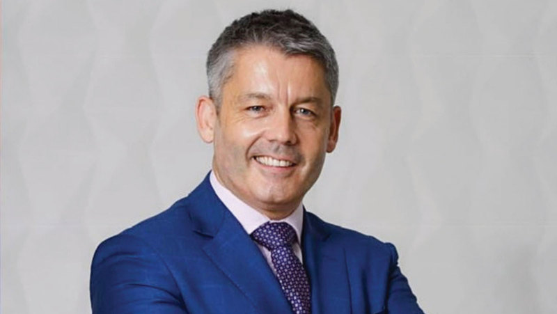 ريكي مولينز: المستهلك أصبح أكثر وعياً، حيث ينظر إلى قراره الشرائي من منظور يشمل مدة الضمان، وتكاليف الصيانة، والدعم الفني، وليس السعر الابتدائي فقط.