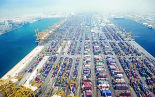 الصورة: "دي بي ورلد": جميع محطات ميناء جبل علي تواصل عملياتها بشكل اعتيادي