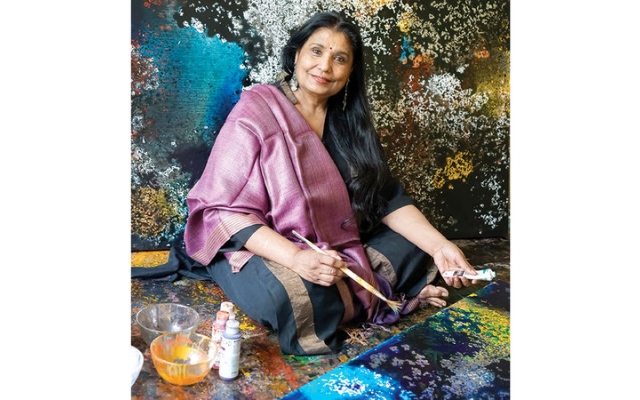 الصورة: سوجاتا باجاج و&laquo;عوالمها الفضائية&raquo; في دبي