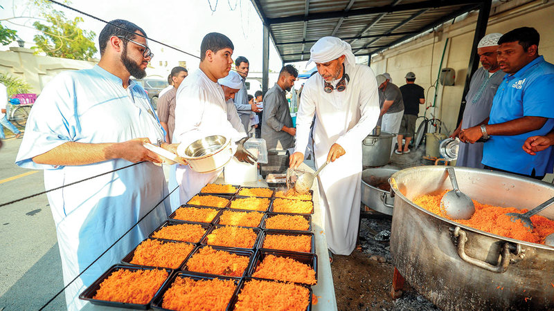 العمل على إعداد الوجبات يبدأ قبل يوم من موعد الإفطار. من المصدر