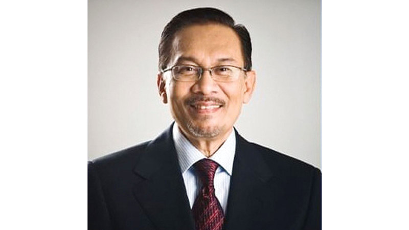 أنور إبراهيم: استمرار الاعتداءات الإيرانية السافرة على الإمارات ودول المنطقة يشكل تقويضاً للأمن والاستقرار الإقليمي والدولي.