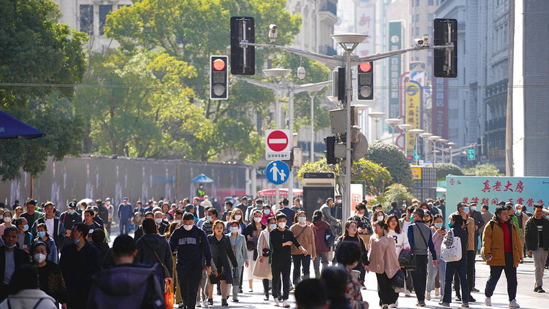 البنوك المركزية في جميع أنحاء آسيا ستواجه الاختيار بين استقرار الأسعار ودعم النمو. رويترز