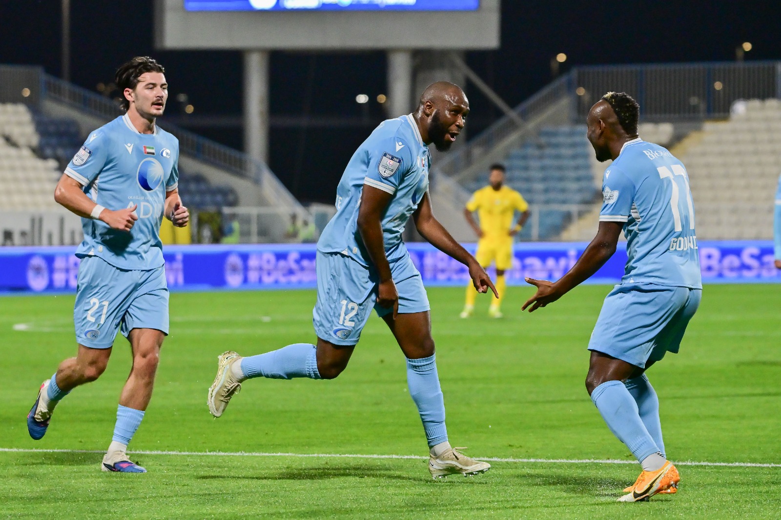 بني ياس ينعش آمال البقاء في «المحترفين» بفوز ثمين على الوصل