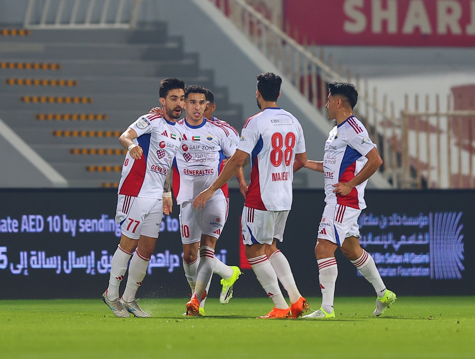 الشارقة يمطر شباك دبا برباعية.. ويقفز إلى المركز الثامن