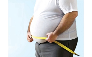 الصورة: أطباء يحذرون من &laquo;سِمنة رمضان&raquo;: 50% من الصائمين يكتسبون وزناً زائداً