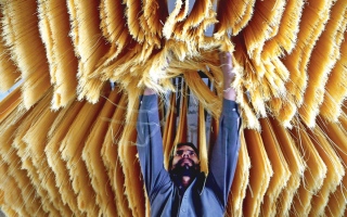 الصورة: الشعيرية التقليدية.. صناعة تزدهر في باكستان خلال الشهر الكريم