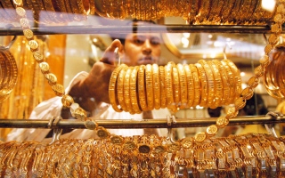 الصورة: الذهب يسجل أول تراجع بعد 3 أسابيع من الزيادات المتتالية