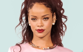 الصورة: امرأة تطلق 10 رصاصات على منزل ريهانا في هوليوود