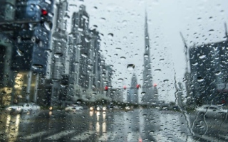 الصورة: أمطار متفاوتة الشدة على الدولة حتى الخميس المقبل