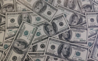 الصورة: بعد سنوات من ربح زوجها مليون دولار امرأة تربح 5 ملايين إضافية