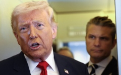 الصورة: ترامب ينفي سعي واشنطن للاستيلاء على مخزون إيراني النووي