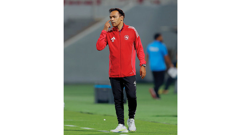 خوسيه مورايس: الشارقة ظهر أكثر تماسكاً وانضباطاً وتنظيماً خلال مباراة دبا.