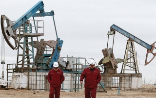 الصورة: ارتفاع أسعار النفط يمنح روسيا &laquo;شريان حياة&raquo; قد لا يستمر طويلاً