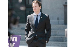 الصورة: نائب أميركي ينشق عن الحزب الجمهوري لخوض الانتخابات مستقلاً