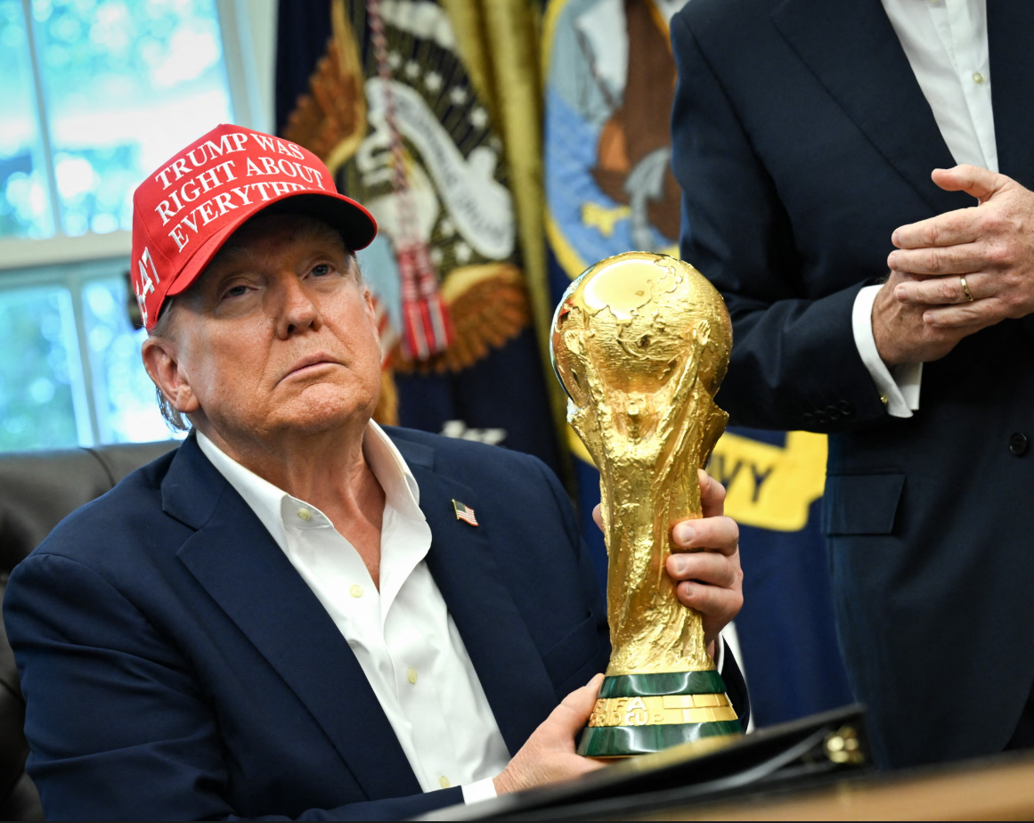 ترامب: على منتخب إيران عدم المشاركة في كأس العالم حرصاً على حياتهم وسلامتهم