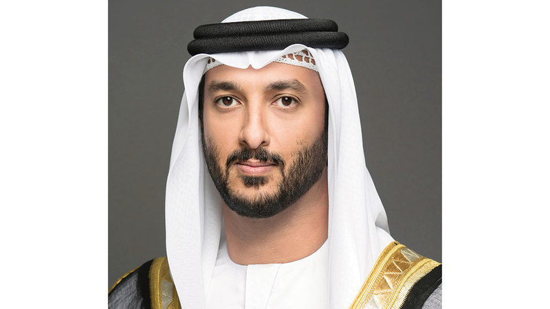 عبدالله بن طوق: دولة الإمارات تعاملت مع المرحلة الراهنة وفق نهج مسؤول يضع سلامة الإنسان في مقدمة الأولويات، مع الحفاظ على استمرارية قطاع الطيران.