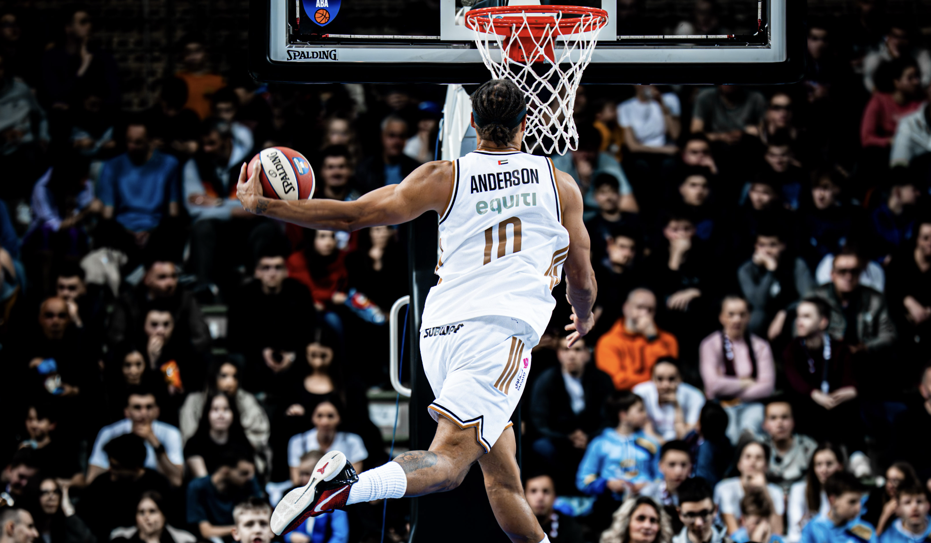 "دبي لكرة السلة" يحقق فوزاً كبيراً على كرفينا زفيزدا