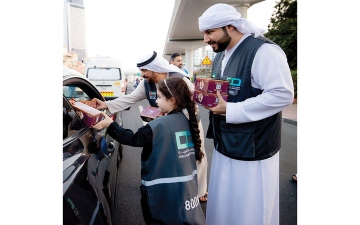 الصورة: كل الأيادي الإماراتية ممدودة بالخير