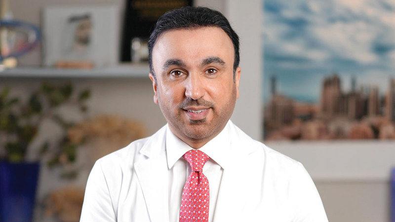 الدكتور أنور الحمادي: خطورة الحنّاءات الجائلات تكمن في احتمال استخدام منتج منتهي الصلاحية.