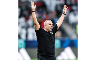 الصورة: 3 أهداف فنية لكوزمين من معسكر المنتخب في أبوظبي