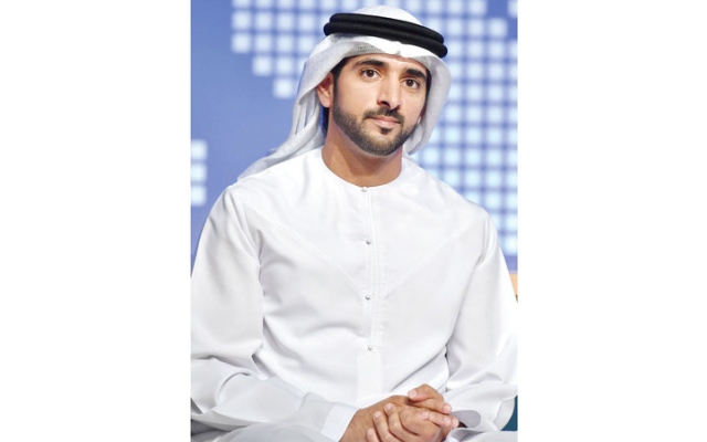 الصورة: حمدان بن محمد يوجه &laquo;تنمية المجتمع&raquo; باعتماد مسمى &laquo;صانعة جيل&raquo; بدلاً من &laquo;ربة منزل&raquo;