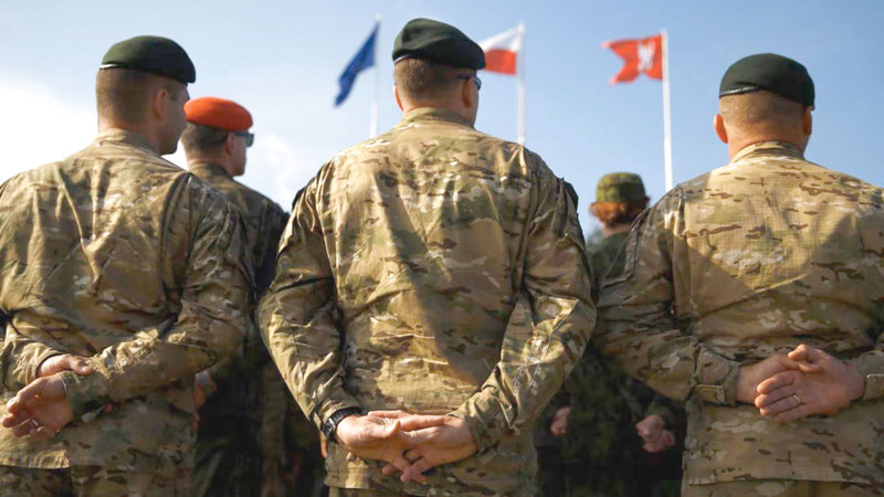 الشعور بالقلق يتزايد بين ضباط &laquo;الناتو&raquo; وموظفيه. رويترز