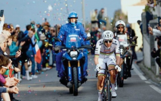 الصورة: فريق الإمارات بطل سباق &laquo;ميلانو سان ريمو&raquo; للدرّاجات