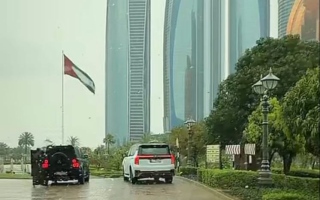 الصورة: أمطار الخير تعم الدولة.. تفاوت في الغزارة مصحوب بالبرد والرعد