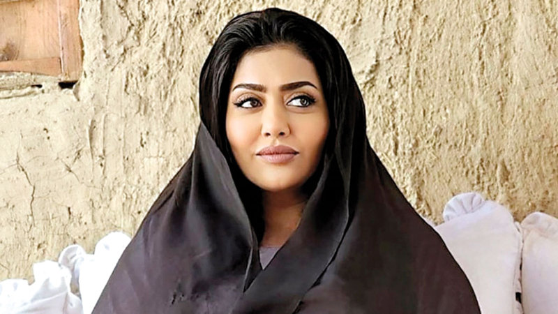 فاطمة الحوسني: ترجمةً للولاء، تطوعت مع عدد من نجوم الإمارات، لتقديم عمل مسرحي وطني عنوانه &laquo;نحن بخير&raquo;.