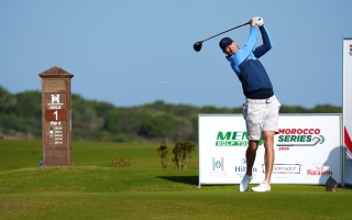 الصورة: الإنجليزي كريس وود بطل موسم جولة &laquo;مينا للغولف&raquo;