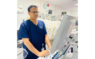 الصورة: فريق طبي بأبوظبي يشخص حالة مرضية &laquo;نادرة للغاية&raquo; لدى مولود جديد