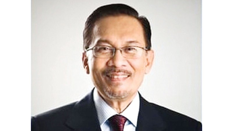 أنور إبراهيم: ماليزيا تجدد إدانتها للاعتداءات الإيرانية الإرهابية وتشيد بإدارة الإمارات الحكيمة للأزمة.