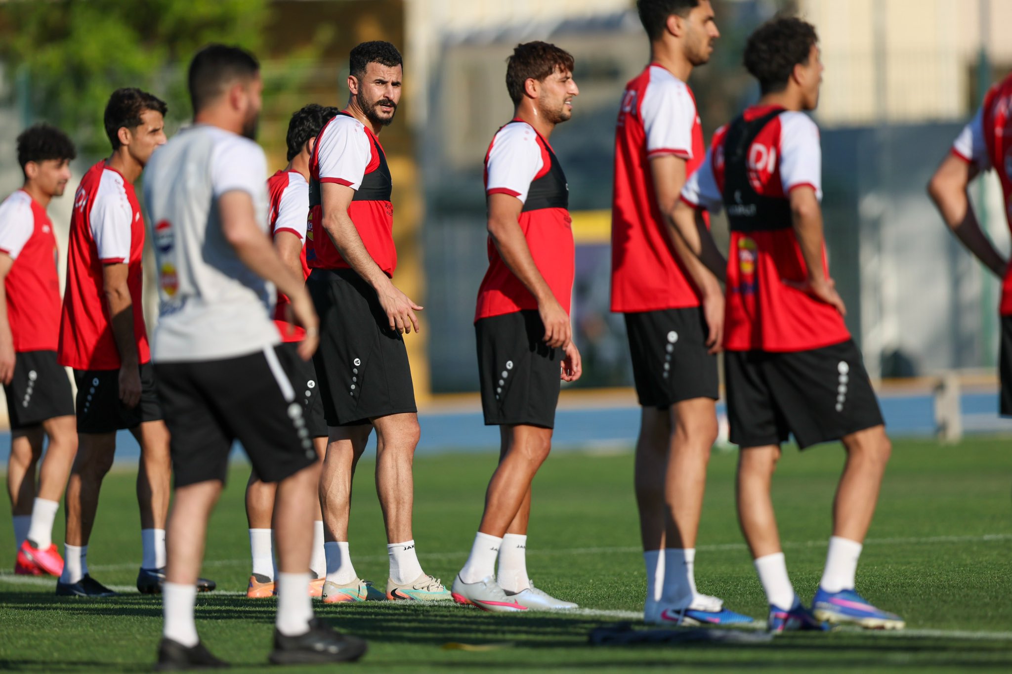 46 مليون عراقي يترقبون "فرحة عالمية".. رسالة أرنولد للاعبي "أسود الرافدين"