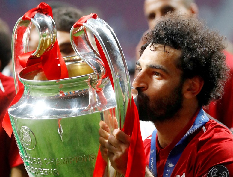 «مصر كلها فخورة بيك».. محمد صلاح يصدم المصريين بقرار الخروج من ليفربول