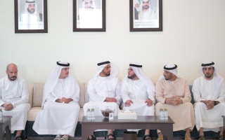 سيف بن زايد يقدم واجب العزاء في وفاة الشهيد محمد أزنيبلة