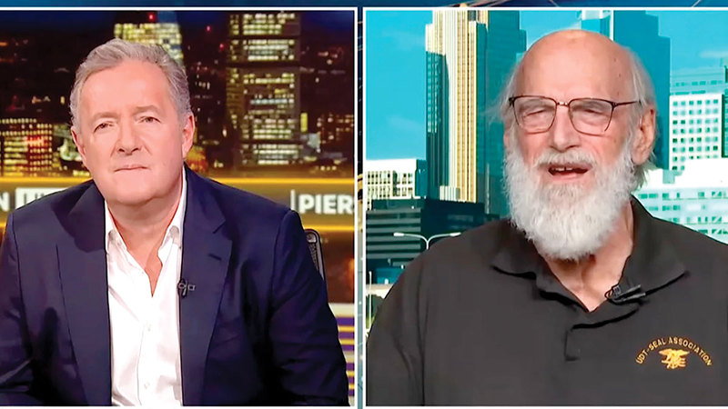 فينتورا (يمين) دعا بارون خلال مقابلة مع مورغان إلى كسر ما وصفه بالتقليد العائلي بشأن الالتحاق بالجيش. من المصدر