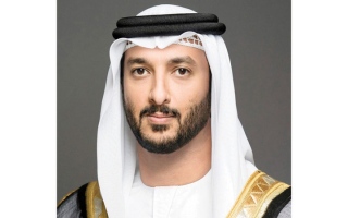 الصورة: بن طوق: الإمارات نجحت في بناء نموذج اقتصادي مرن يتيح التعامل مع الأزمات بكفاءة