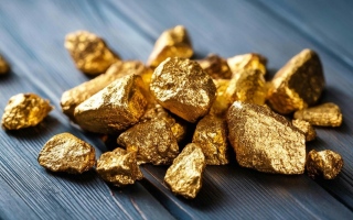 الصورة: الذهب يقفز أكثر من 3% مع إقبال المستثمرين على الشراء