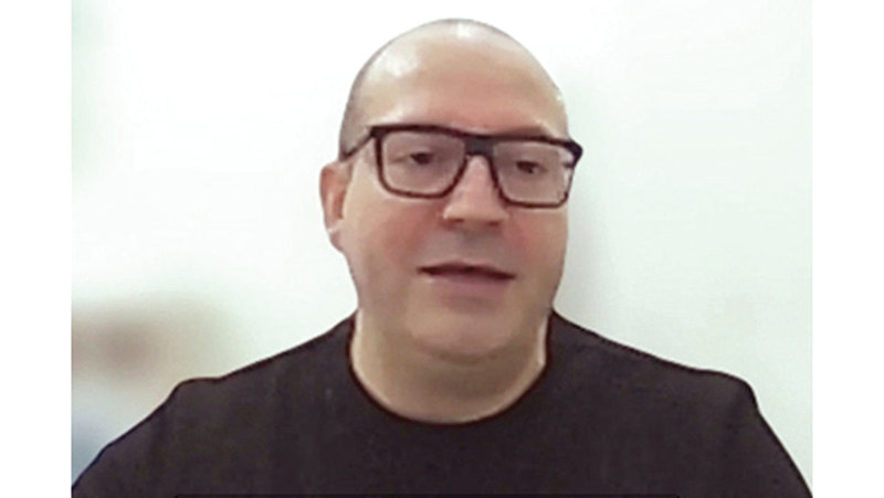 الدكتور أليسيو فاشيا: ينبغي تتبع المصروفات من خلال تسجيل المشتريات، بما يساعد على فهم العادات المالية.