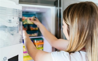 الصورة: الثلاجة ليست دائماً محلّ ثقة .. الخطر قد يأتي من صحن بارد !