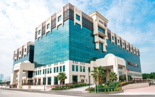 آسيوي يحرر شيكاً بـ 1.1 مليون درهم وإقراراً بتوقيع مختلف