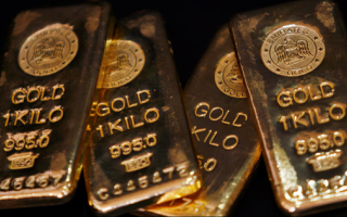 الصورة: الذهب يواصل مكاسبه بفضل تراجع الدولار